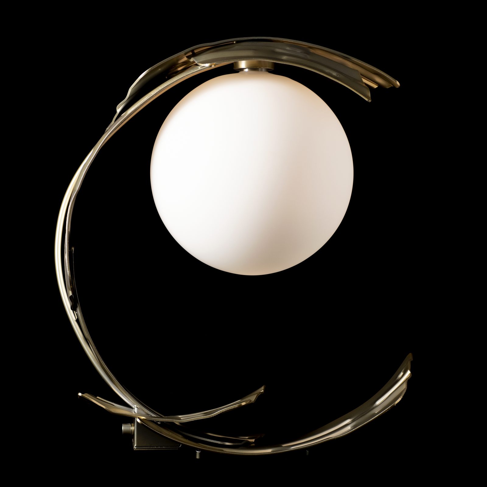 Crest Table Lamp